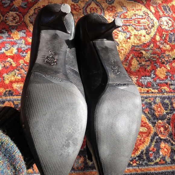 Charles David kitten heel tasseled pumps - Picture 3 of 4